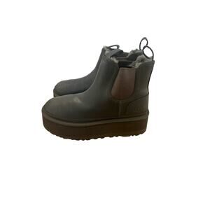 UGG Neumel Platform Chelsea Boots Forest Night USA Women Size 9